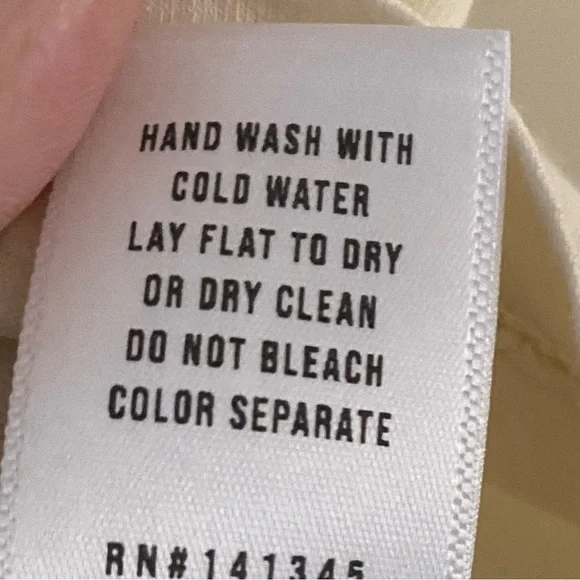 NWT Letluv Foo Fighters Graphic Tee Size Large Evereve - Picture 7 of 8